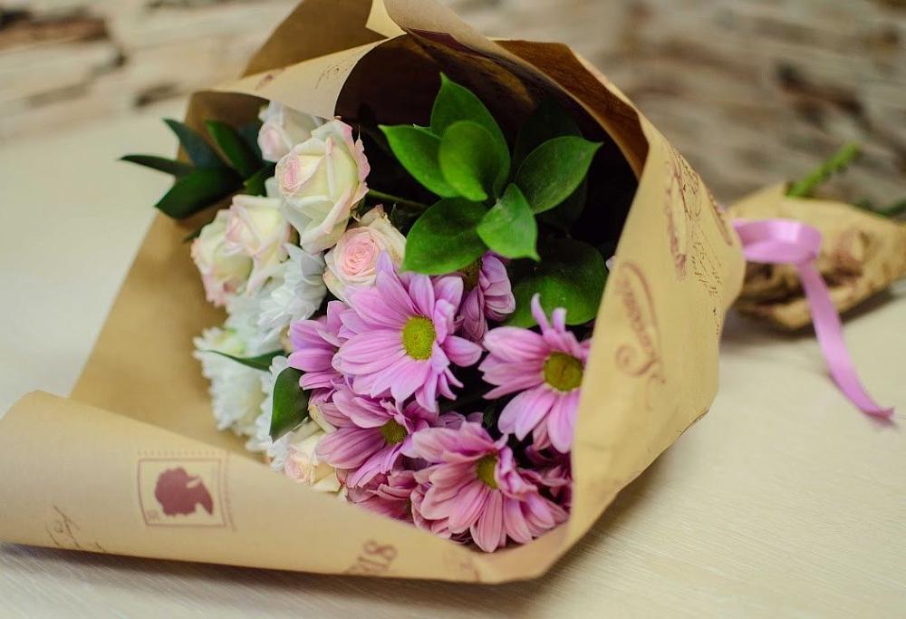 Букет цветов из: Розы и Хризантемы в Пономаревка Оренбургская область