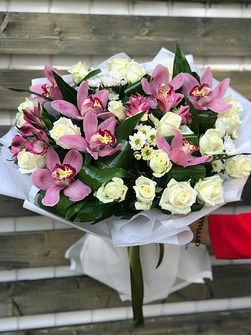Букет цветов из: Розы и Хризантемы в Пономаревка Оренбургская область