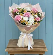 Букет цветов из:  Гвоздики, Орхидеи и Розы #REPLACE_PRED# Пономаревка Оренбургская область