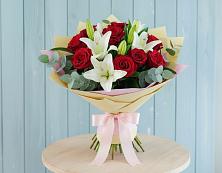 Букет цветов из:  Лилии и Розы в Пономаревка Оренбургская область