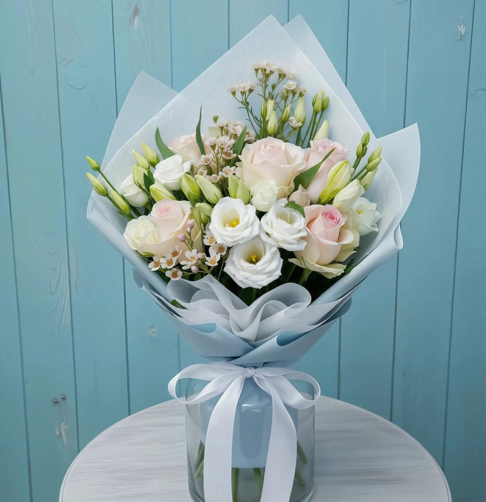 Букет цветов из: Розы и Лизиантусы в Пономаревка Оренбургская область