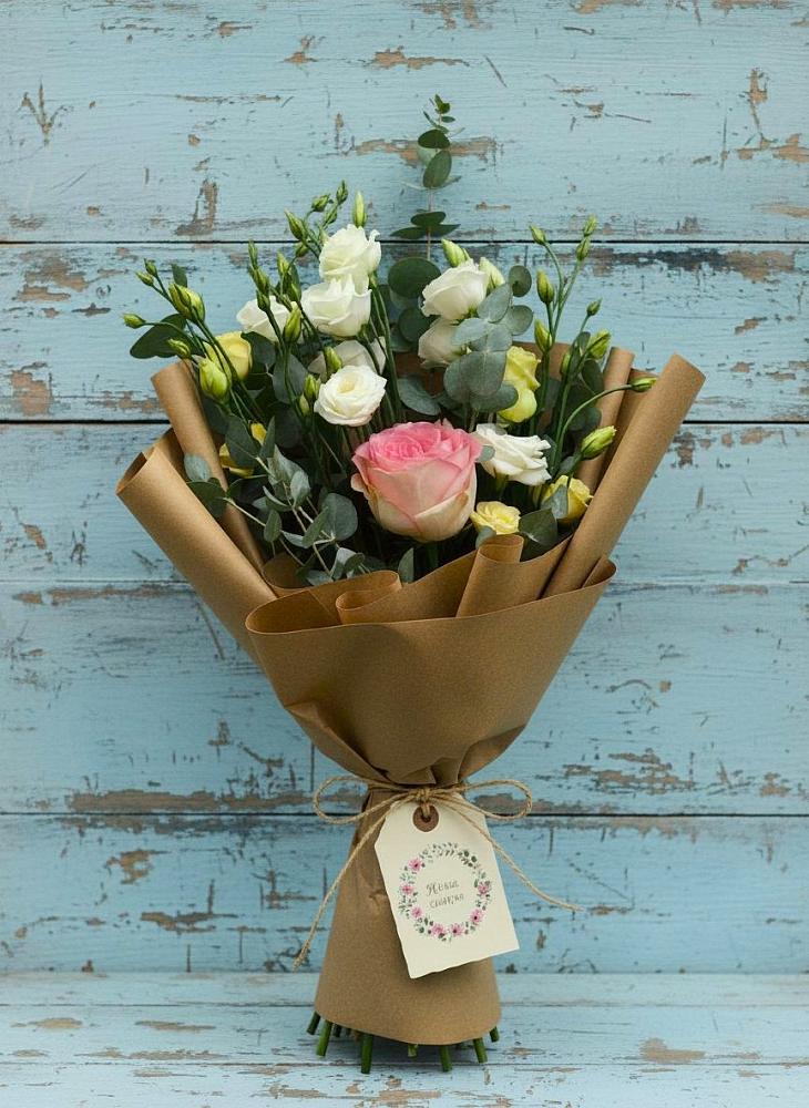 Букет цветов из: Розы и Лизиантусы в Пономаревка Оренбургская область