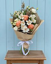 Букет цветов из:  Альстромерии, Лизиантусы, Розы и Хризантемы в Пономаревка Оренбургская область