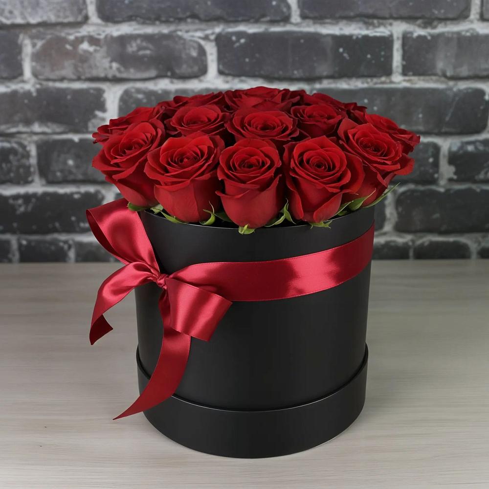 Цветочная композиция из Розы в шляпной коробке в Пономаревка Оренбургская область