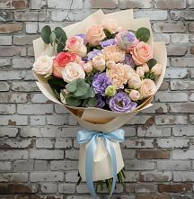 Букет цветов из:  Розы, Лизиантусы и Гвоздики в Пономаревка Оренбургская область