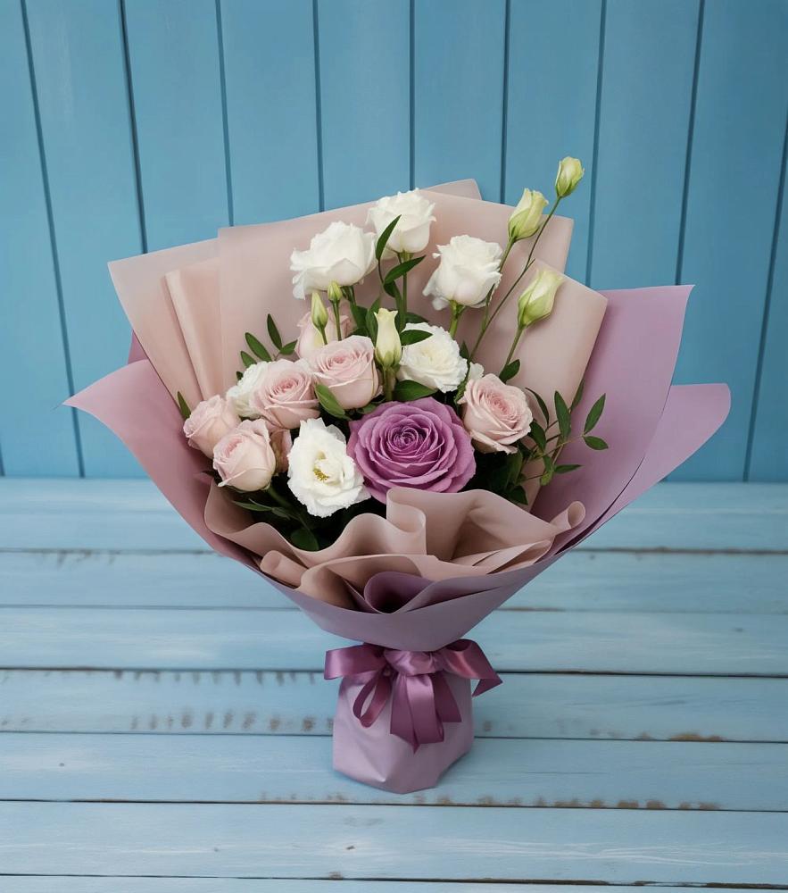 Букет цветов из: Розы и Лизиантусы в Пономаревка Оренбургская область